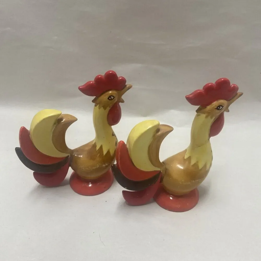 Vintage 60's HOLT HOWARD Rooster Chicken Salt and Pepper Shakers READ
